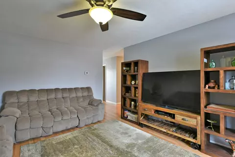 2400 Basil Dr, Springfield, IL 62707 photo 2