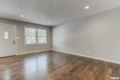 2904 Dunwich St, Springfield, IL 62702 photo 9