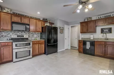 2009 Cory Dr, Springfield, IL 62702 photo 7