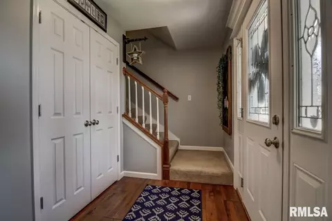 2009 Cory Dr, Springfield, IL 62702 photo 2