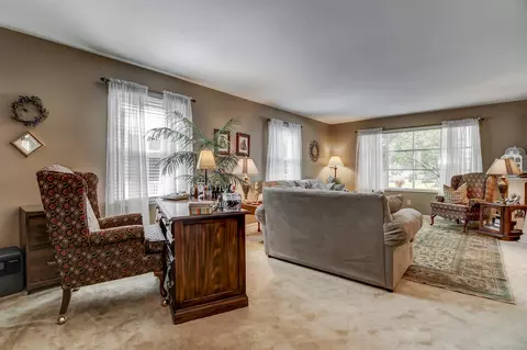 2305 Grinnell Dr, Springfield, IL 62704 photo 7