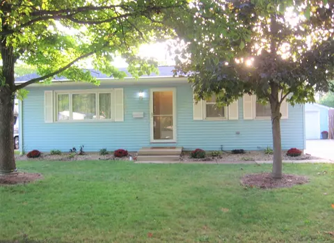 2102 Faringdon Rd, Springfield, IL 62702 photo 1