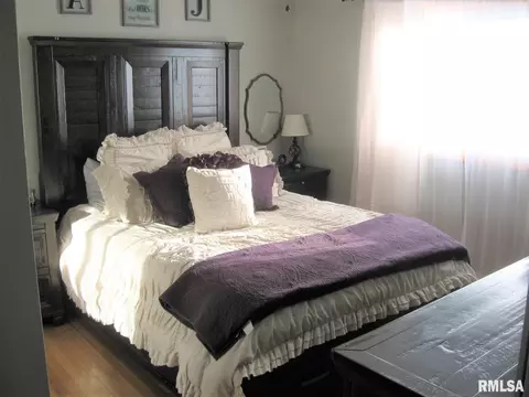 2102 Faringdon Rd, Springfield, IL 62702 photo 8