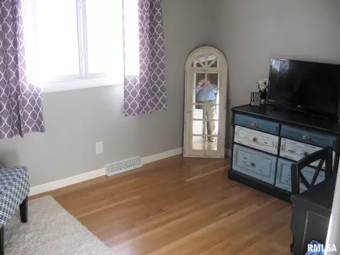 2102 Faringdon Rd, Springfield, IL 62702 photo 10