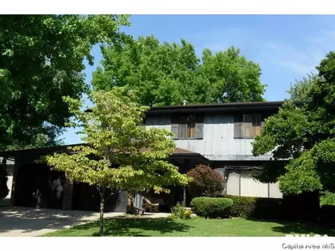 3008 Bennington Dr, Springfield, IL 62704 photo 1