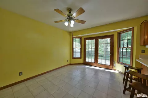3926 Buckeye Dr, Springfield, IL 62707 photo 9