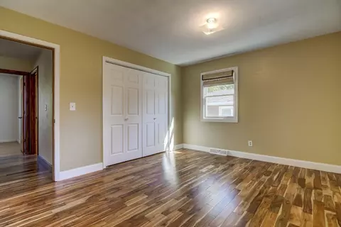 2422 Delaware Dr, Springfield, IL 62702 photo 13