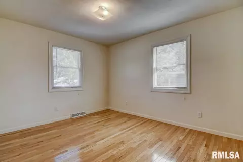 2422 Delaware Dr, Springfield, IL 62702 photo 17