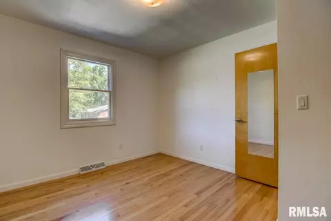 2422 Delaware Dr, Springfield, IL 62702 photo 22