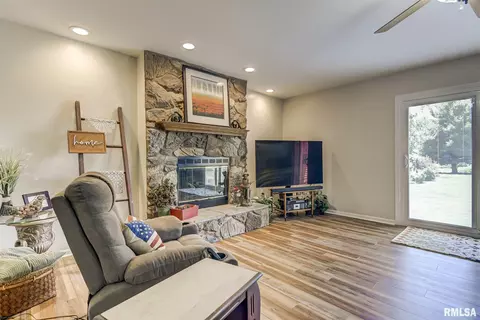 3526 Bissell Rd, Springfield, IL 62707 photo 9