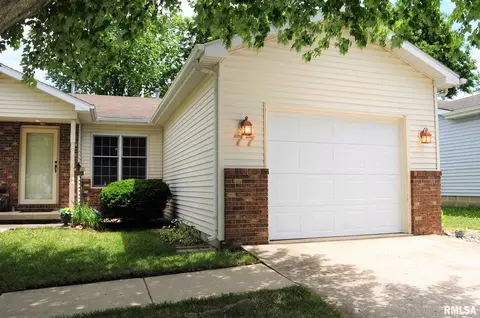 77 Amherst Dr, Springfield, IL 62702 photo 1