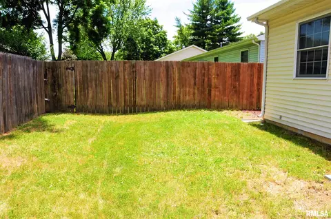 77 Amherst Dr, Springfield, IL 62702 photo 21