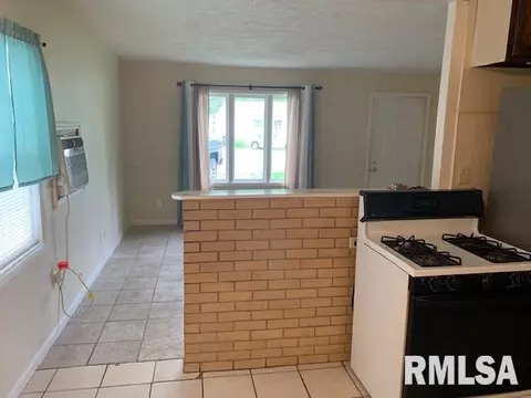 11 Garnet Ct, Springfield, IL 62703 photo 4