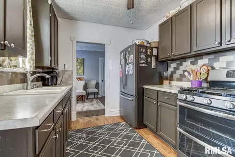 1024 W Iles Ave, Springfield, IL 62704 photo 9