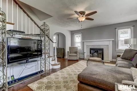 1024 W Iles Ave, Springfield, IL 62704 photo 4
