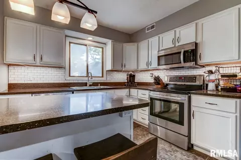 22 Hyde Park Pl, Springfield, IL 62703 photo 6