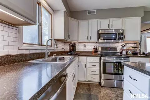 22 Hyde Park Pl, Springfield, IL 62703 photo 7