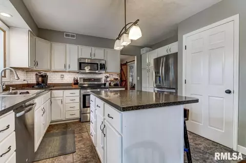 22 Hyde Park Pl, Springfield, IL 62703 photo 8