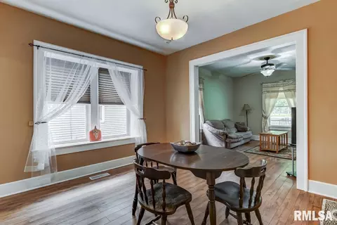 1705 S 1st St, Springfield, IL 62704 photo 9