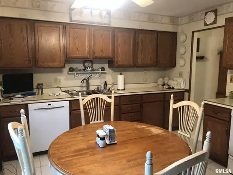2117 Warwick Rd, Springfield, IL 62704 photo 4