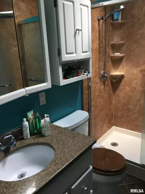 2408 Eastview Dr, Springfield, IL 62702 photo 10