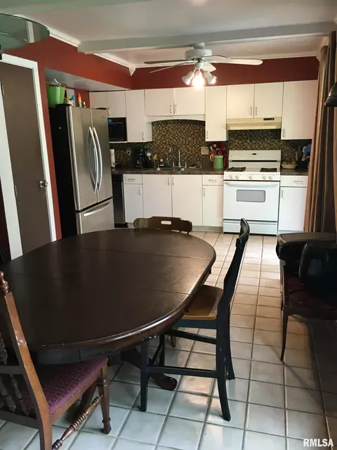2408 Eastview Dr, Springfield, IL 62702 photo 7