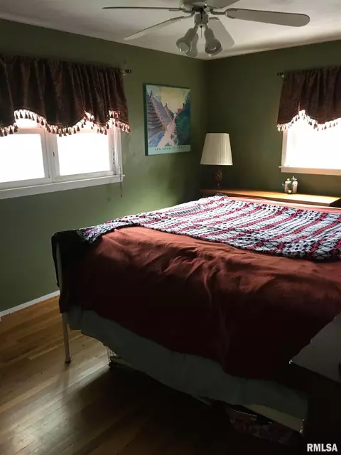 2408 Eastview Dr, Springfield, IL 62702 photo 9