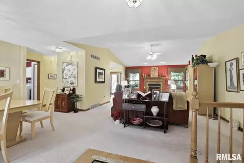 2204 Disar Dr, Springfield, IL 62711 photo 3