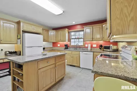 2204 Disar Dr, Springfield, IL 62711 photo 8