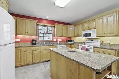 2204 Disar Dr, Springfield, IL 62711 photo 9