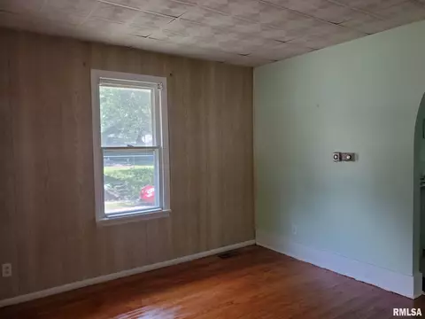 2269 S 11th St, Springfield, IL 62703 photo 10