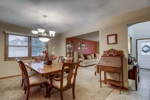 923 Mesa Dr, Chatham, IL 62629 photo 17