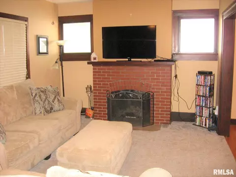 3329 S 2nd St, Springfield, IL 62703 photo 4