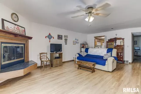 88 Country Pl, Springfield, IL 62703 photo 4