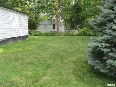 1840 W Iles Ave, Springfield, IL 62704 photo 4