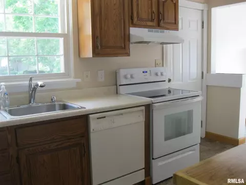 1840 W Iles Ave, Springfield, IL 62704 photo 7