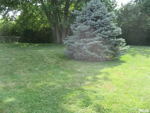 1840 W Iles Ave, Springfield, IL 62704 photo 3
