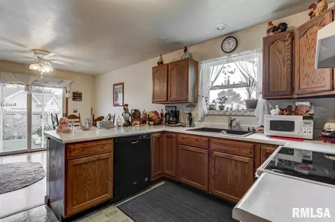 3043 Biscayne Dr, Springfield, IL 62707 photo 7