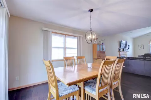 5104 Manhattan Dr, Springfield, IL 62711 photo 10