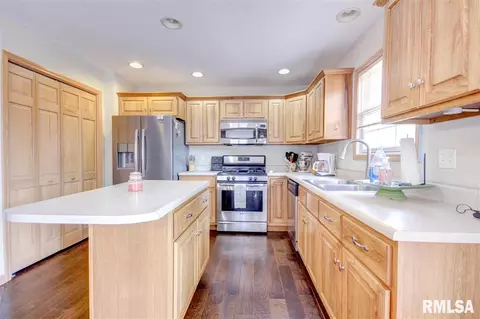 5104 Manhattan Dr, Springfield, IL 62711 photo 8