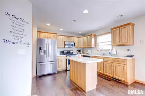 5104 Manhattan Dr, Springfield, IL 62711 photo 7