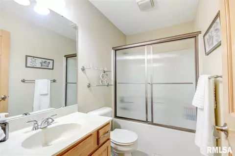 5104 Manhattan Dr, Springfield, IL 62711 photo 13