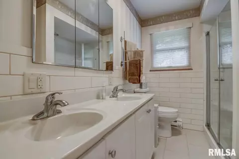 9 Ridgeview Dr, Springfield, IL 62711 photo 2