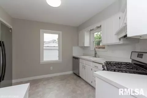 2245 S Spring St, Springfield, IL 62704 photo 8