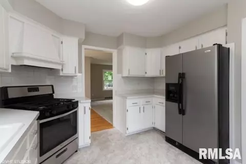 2245 S Spring St, Springfield, IL 62704 photo 7