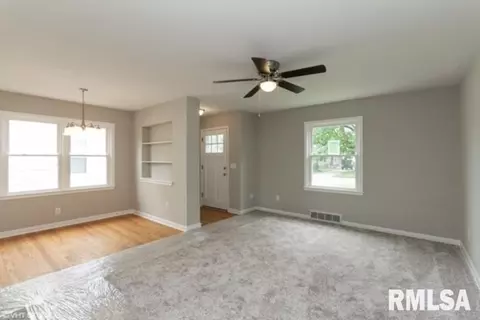 2245 S Spring St, Springfield, IL 62704 photo 2