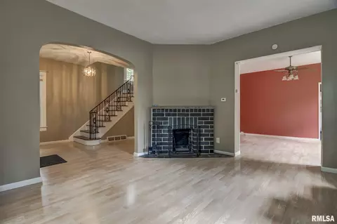 860 S Macarthur Blvd, Springfield, IL 62704 photo 5