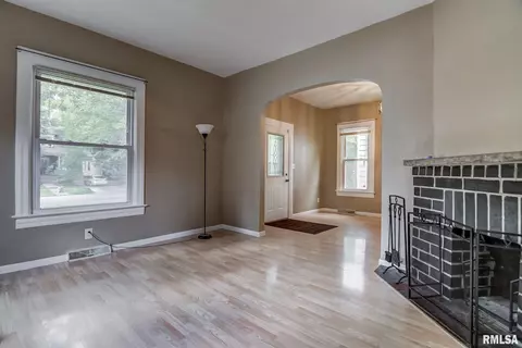 860 S Macarthur Blvd, Springfield, IL 62704 photo 6