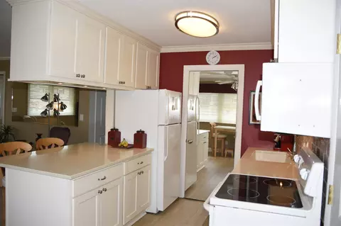 471 S Durkin Dr, Springfield, IL 62704 photo 7