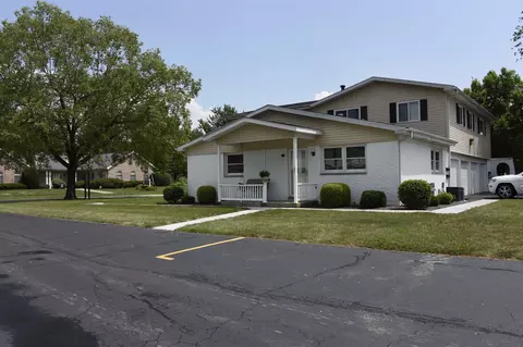 471 S Durkin Dr, Springfield, IL 62704 photo 1